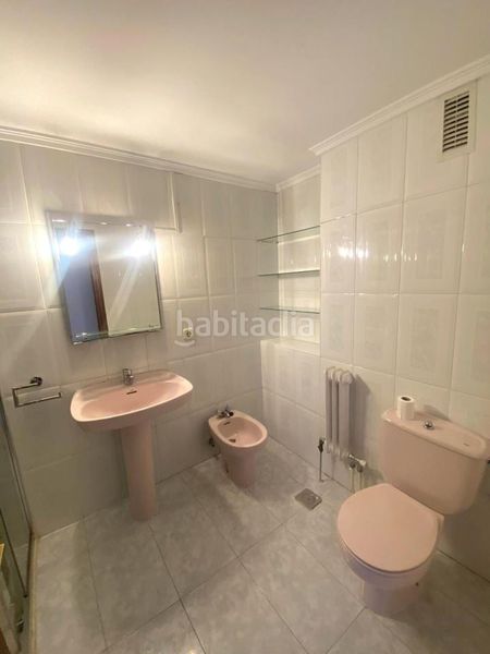 Foto da2e2f08-ca91-4f98-aa09-d372596365fc. Rent flat with heating parking in Crucero León