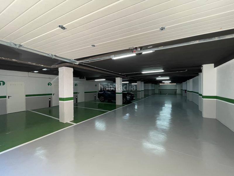 Foto 76f9532f-18f4-4bc2-ba78-ee55dab613d2. Parking moto en calle juan del encina 6 plaza de garaje para moto en Salamanca