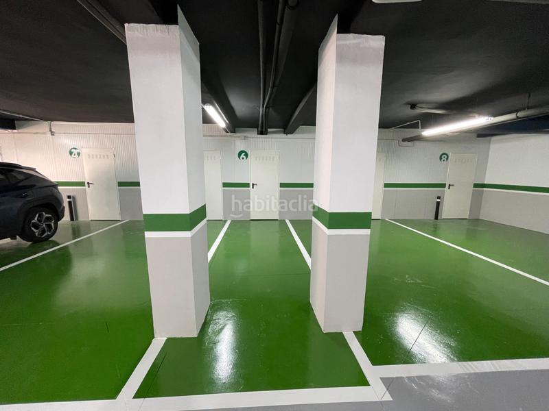 Foto e95d8767-b1f3-49e2-bcf4-5a3a91b1acba. Parking moto en calle juan del encina 6 plaza de garaje para moto en Salamanca