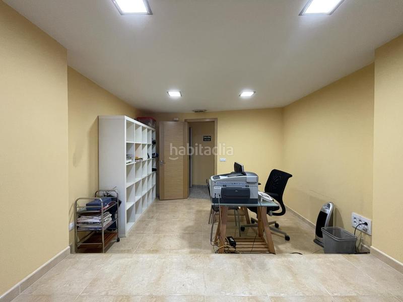 Foto a56dd7bc-f4c9-4abf-b562-0d38fe23272c. Oficina a Miño