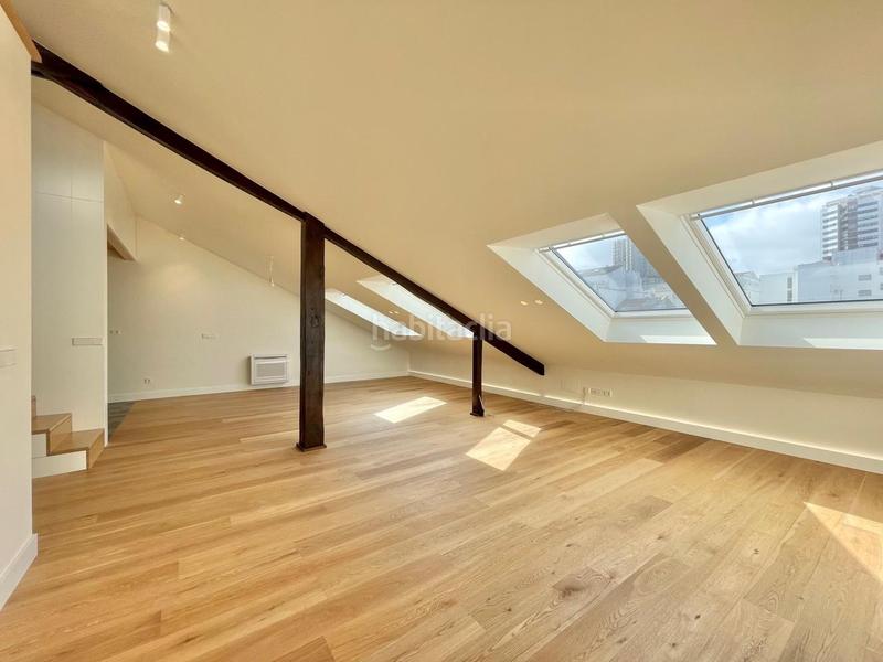 Foto 440f1a41-2eab-4904-afb7-d94589222d9e. Dachwohnung mit heizung in Ensanche Coruña (A)