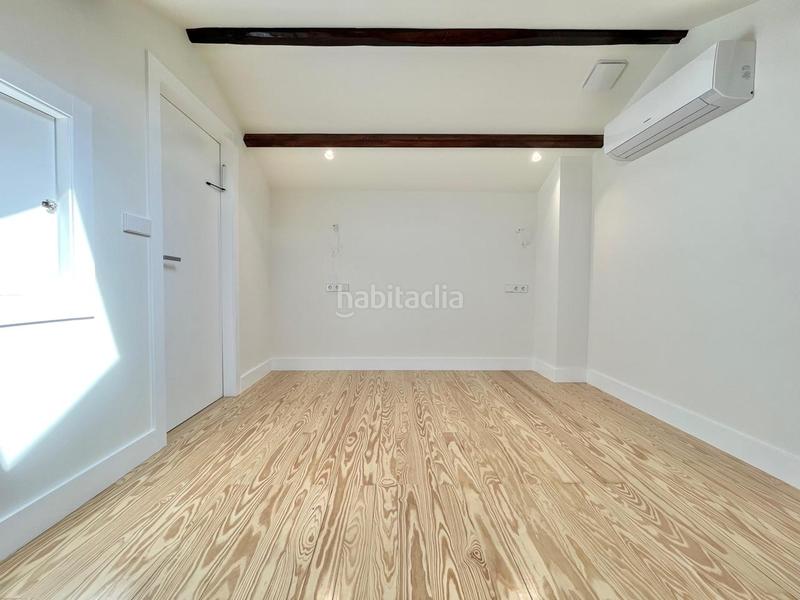 Foto cf9745d1-4082-4036-bc95-3d577c684c94. Penthouse with heating in Ensanche Coruña (A)