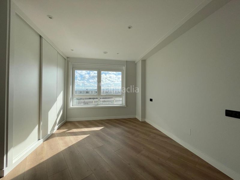 Foto acdde216-331a-4094-bb76-35b8ec5abc17. Pis amb calefacció a Ensanche Coruña (A)