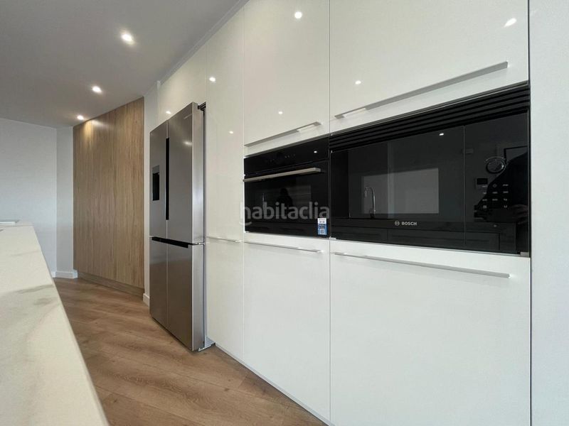 Foto b99c51d4-9c8c-446a-bb2e-fbc9d9cad3bc. Pis amb calefacció a Ensanche Coruña (A)