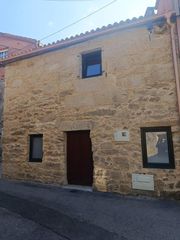 Masia a Paredes Laraño