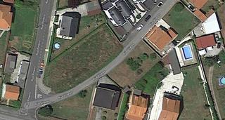 Terreny residencial  Rúa piñeiro. Parcela urbanizable en oleiros. en calle vilares esquina con cal