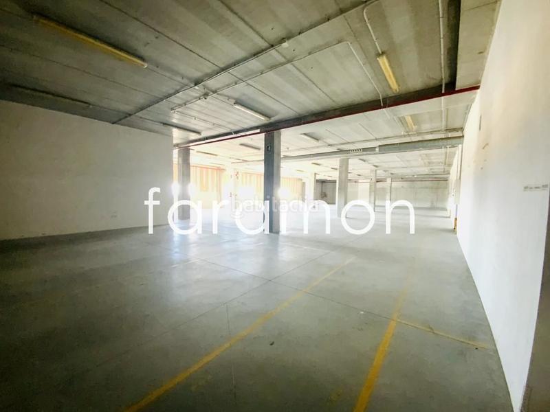 Foto 21150863-f3d3-4247-8c3d-346af543dee6. Fabrikhalle in Valadares - Beade Vigo