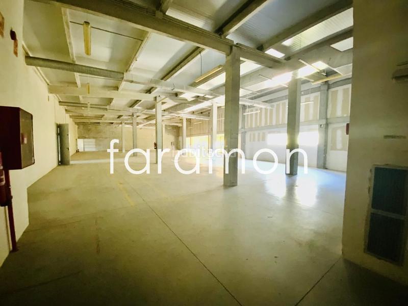 Foto 3f5a2817-2b8c-46d4-8cce-22a62aa66840. Fabrikhalle in Valadares - Beade Vigo