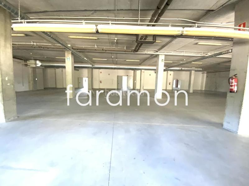 Foto 68076f9b-8d4c-46cf-8f62-953311566d79. Fabrikhalle in Valadares - Beade Vigo