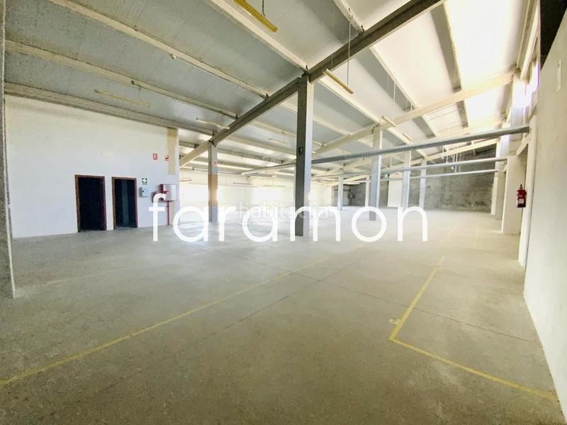 Foto 9c5628bb-838a-471c-8cf8-2517a45610e4. Fabrikhalle in Valadares - Beade Vigo