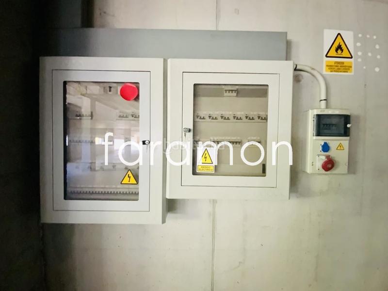 Foto b21ed6e4-04f3-4557-8269-22da3c5b9eaf. Fabrikhalle in Valadares - Beade Vigo