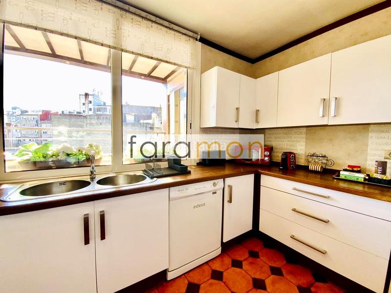 Foto cad1ebad-b3da-49a1-8a0d-0c8d605237e5. Alquiler ático fantástico ático totalmente exterior, con 2 amplias terrazas, 3 dormitorios en formato suite, 3 baños y garaje. en Vigo