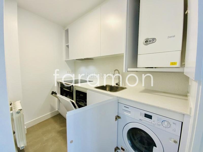 Foto 61dfb6c7-32b6-4194-a07d-2332b6d481ac. Alquiler piso fantástico apartamento en plaza de compostela en Vigo