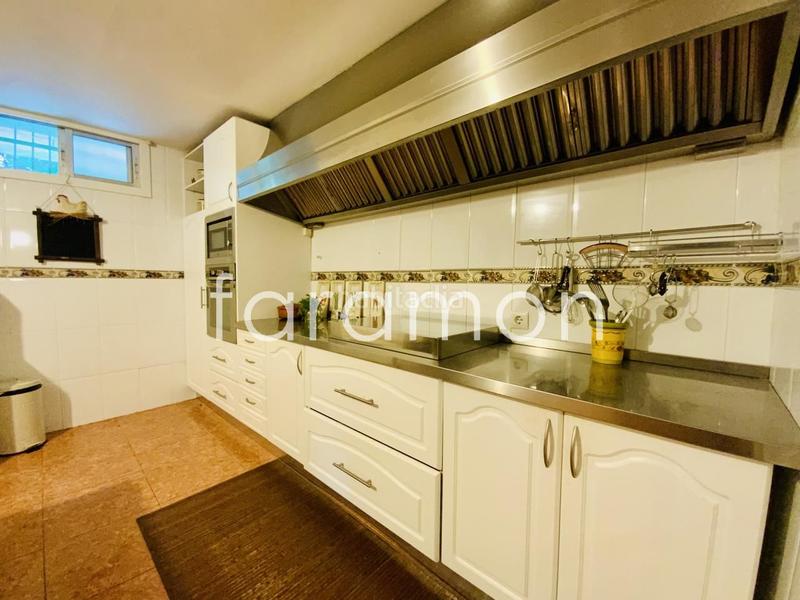 Foto 362df734-1865-4449-add8-45f18e2c70ec. Casa fantástico chalet con amplio jardín y piscina en Carracedelo