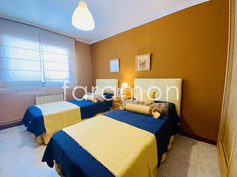 Foto 3c7b5db9-a034-4ae8-ad40-ce5bf4a7f23c. Casa fantástico chalet con amplio jardín y piscina en Carracedelo