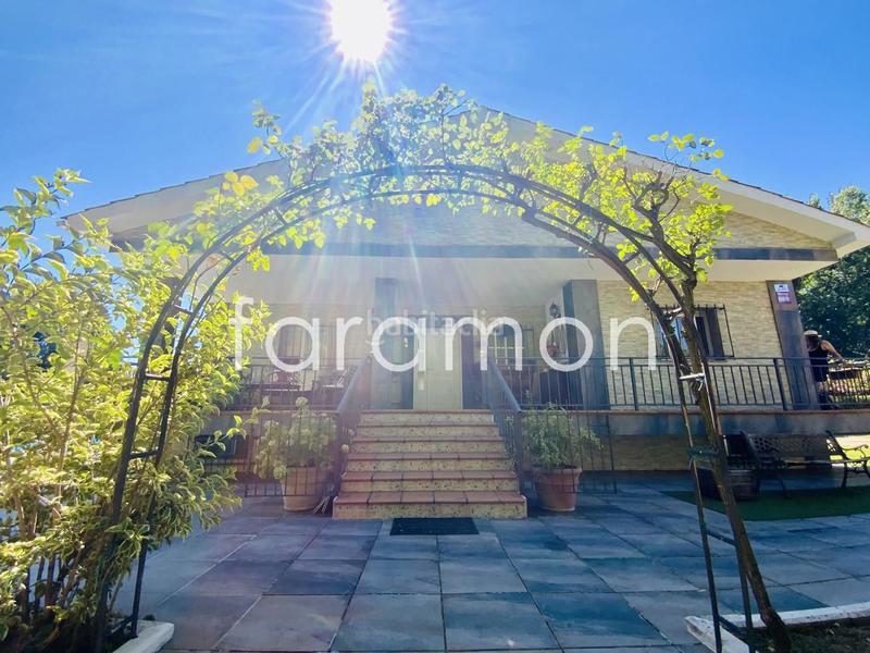 Foto 59fc82db-0069-4177-8573-0db5fefdad77. Casa fantástico chalet con amplio jardín y piscina en Carracedelo