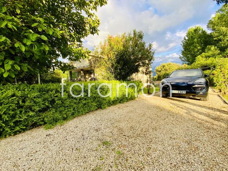 Foto 6df5d8d4-014b-4708-abb9-e8e488a40c87. Casa fantástico chalet con amplio jardín y piscina en Carracedelo