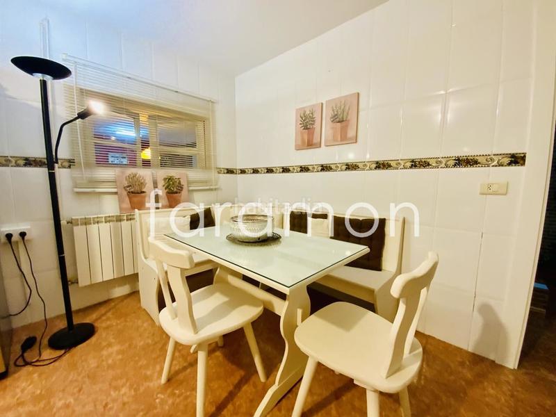 Foto 9ccf4dec-7c2c-47cb-adf7-9d1a3a4a9404. Casa fantástico chalet con amplio jardín y piscina en Carracedelo