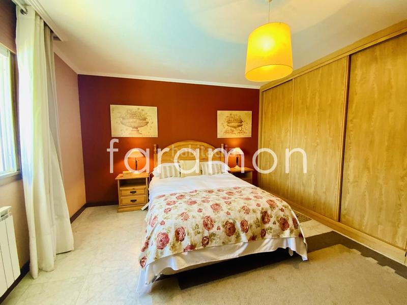 Foto ae29b398-92ef-4c65-9485-2d6fa8ab1b49. Casa fantástico chalet con amplio jardín y piscina en Carracedelo