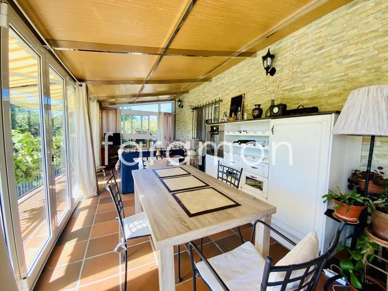 Foto b722e333-e3be-4aa1-8b7e-08cec8284048. Casa fantástico chalet con amplio jardín y piscina en Carracedelo