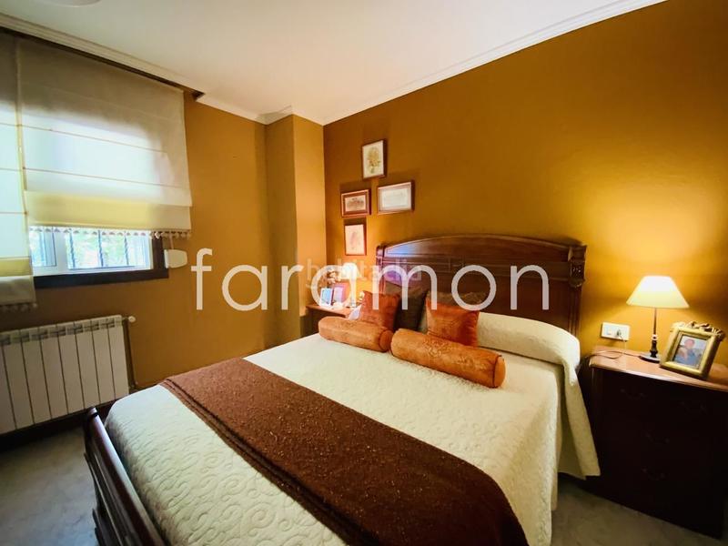 Foto dd40aa11-ca49-4bdd-9bdd-e0e467bc6705. Casa fantástico chalet con amplio jardín y piscina en Carracedelo