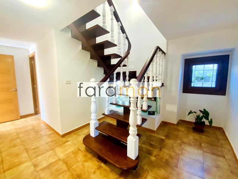 Foto 21ba7e0e-839a-41a9-a5ac-efb29a40b4c8. Maison avec chauffage parking dans Panxón Nigrán