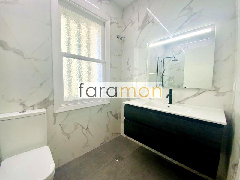 Foto bf9f4273-d49b-431e-876b-699ee5b10897. Piso en Plaza España - Corte Inglés Vigo