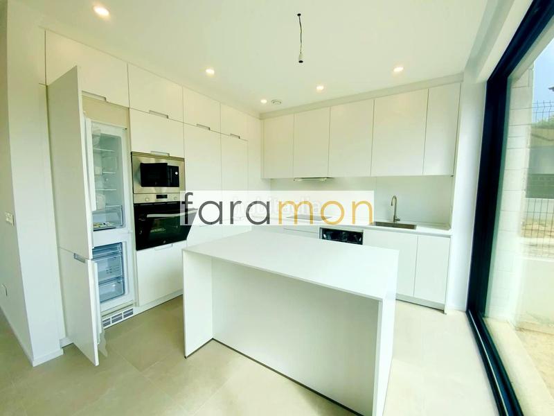 Foto 2d5d85c6-6ba5-4f3d-b4ac-8f830cf04f9d. Casa a schiera con riscaldamento parcheggio in San Pedro da Ramallosa Nigrán