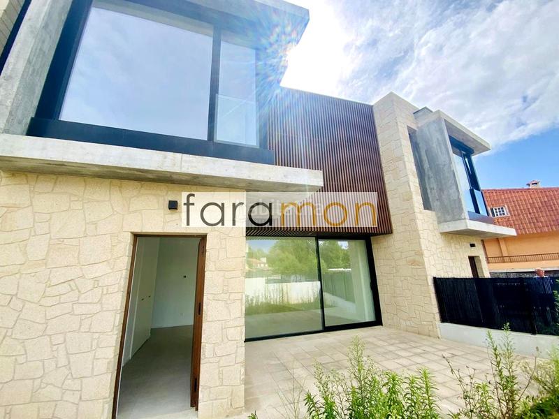 Foto 9fe5f476-16d6-449c-aa15-ee809f317f09. Casa a schiera con riscaldamento parcheggio in San Pedro da Ramallosa Nigrán