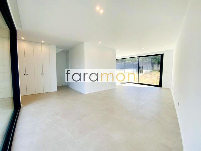 Foto d7843e84-bda4-4cff-a8f8-546e95bd928a. Casa a schiera con riscaldamento parcheggio in San Pedro da Ramallosa Nigrán