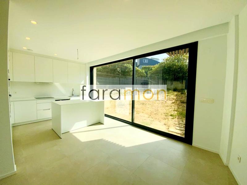 Foto da8437a0-81ed-45bb-a0f2-ff69b0816121. Casa a schiera con riscaldamento parcheggio in San Pedro da Ramallosa Nigrán