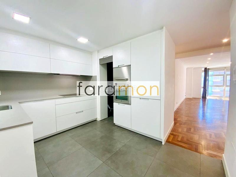 Foto 5c621221-755b-42ad-aa9e-b2b384911245. Piso fantastico y luminoso piso de 3 habitaciones, con garaje y trastero. en Vigo