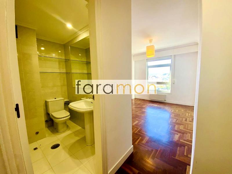 Foto fe67e201-60c2-46d9-b658-f84ae66d317f. Piso fantastico y luminoso piso de 3 habitaciones, con garaje y trastero. en Vigo