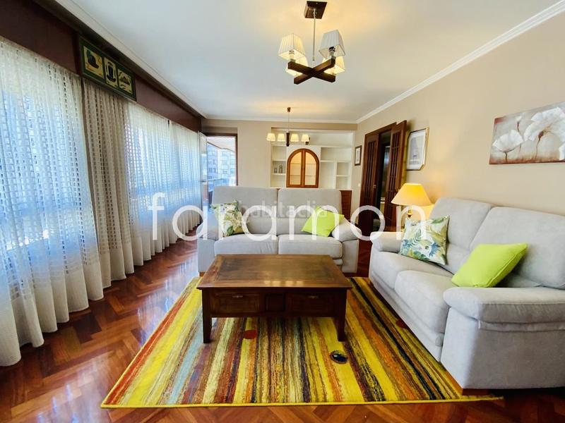 Foto 241c2ac2-c400-4648-b62f-4b217d4cfd95. Rent flat with heating parking in Centro - Areal Vigo