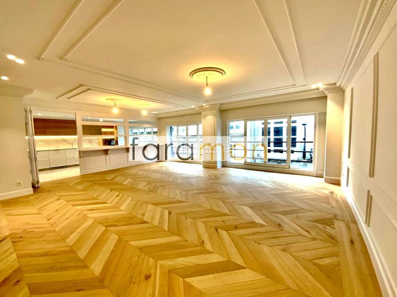 Foto 5a680fa5-5361-456a-8ca3-813851dc7476. Flat with heating parking in Centro - Areal Vigo