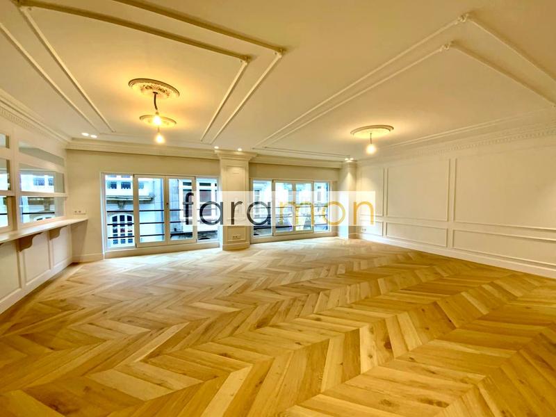 Foto 7a9d1568-3e4e-43f8-acc8-af3095c9d9b8. Flat with heating parking in Centro - Areal Vigo