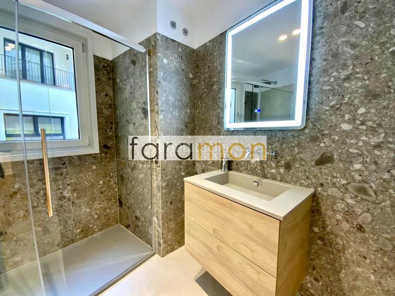 Foto d9a3021d-9787-48fe-9eb1-113ee8394bb3. Flat with heating parking in Centro - Areal Vigo