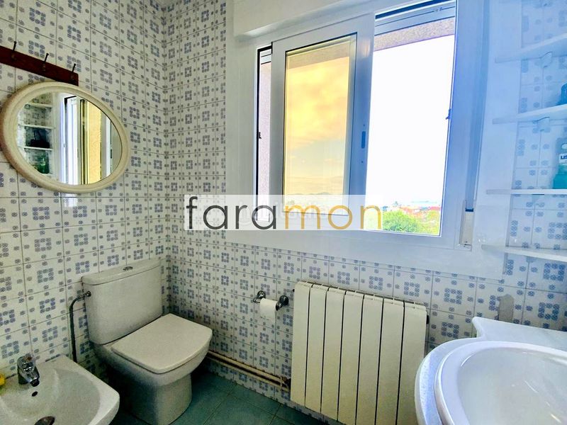 Foto 4ee09b41-29ed-40cc-9740-7bd0644d2a1e. Casa amb calefacció aparcament a Coruxo - Oia - Saiáns Vigo