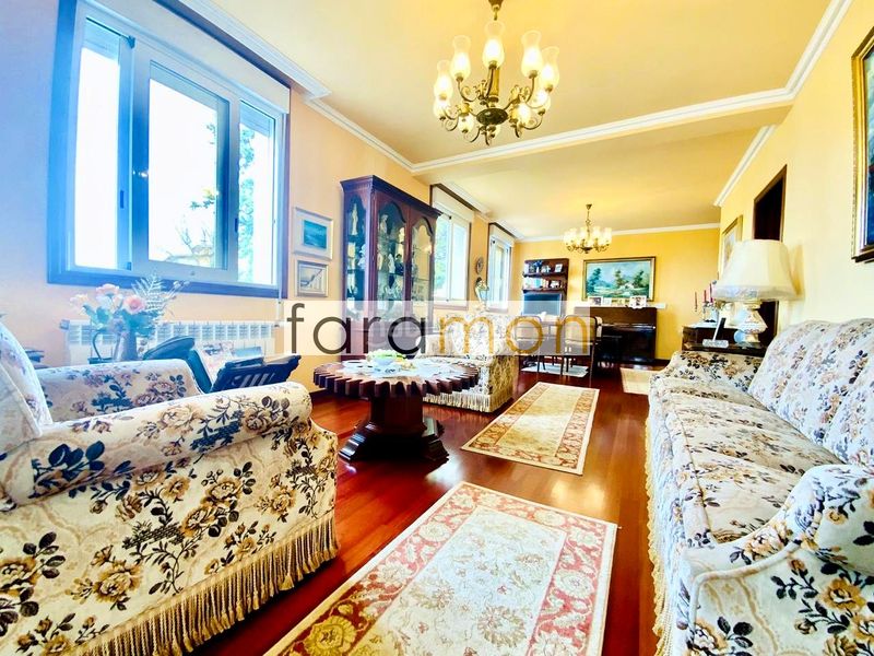 Foto 4fdb5a64-ab4e-489b-a5b4-73b615528b78. Casa amb calefacció aparcament a Coruxo - Oia - Saiáns Vigo