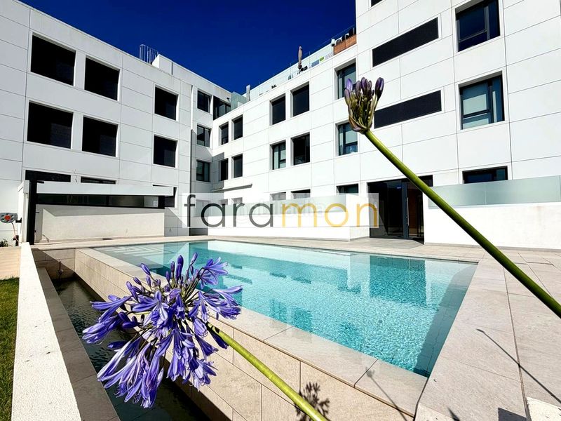 Foto 5262ec2a-504f-4ea0-a2ab-21c8efa3c8c7. Pis amb calefacció aparcament piscina a Coruxo - Oia - Saiáns Vigo
