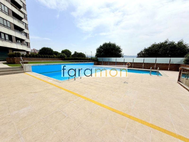 Foto 121eba7f-6777-40a7-aaf1-5e988dbbe9cd. Rent flat with heating parking pool in O Castro Vigo
