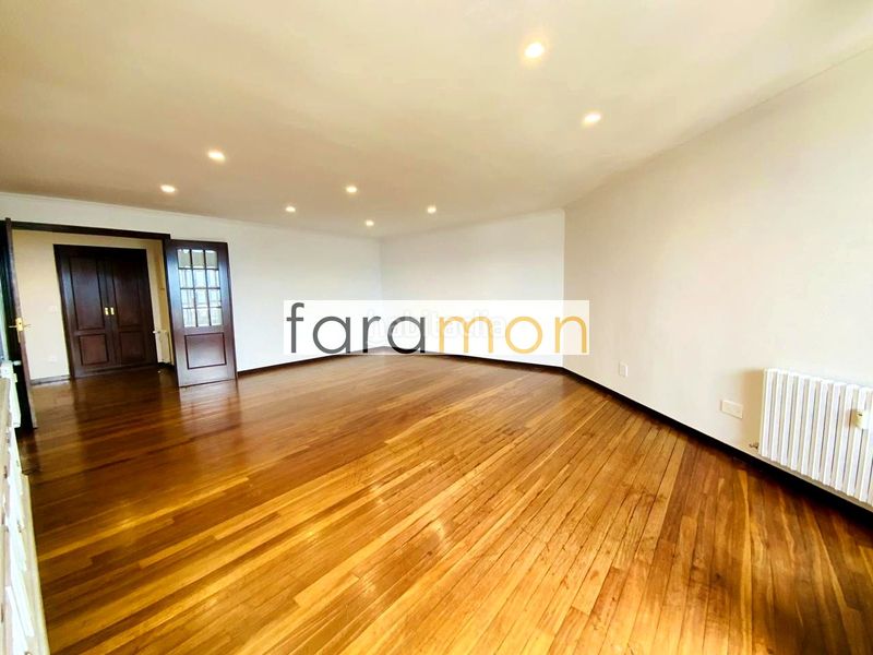 Foto 488885ab-31a9-4165-bc85-451173eda2db. Rent flat with heating parking pool in O Castro Vigo