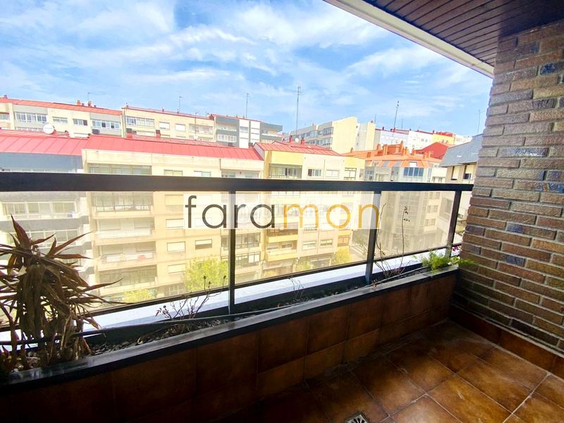 Foto 5664ecfa-4302-4666-97bb-1bba64ba1666. Rent flat with heating parking pool in O Castro Vigo