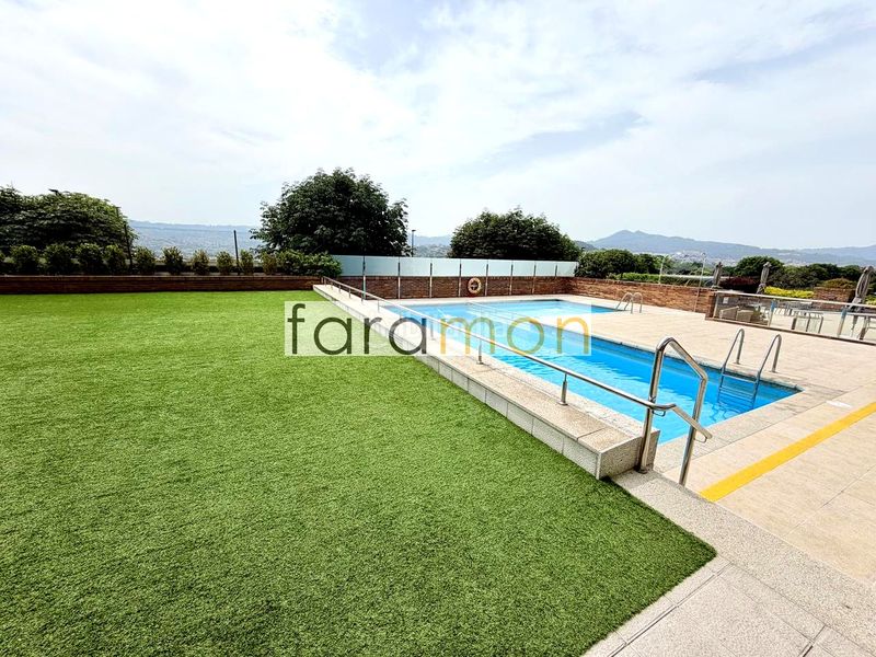 Foto 98f7b3b9-18ec-4504-a468-cdac5159567c. Rent flat with heating parking pool in O Castro Vigo
