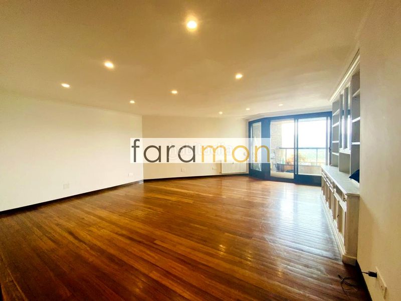 Foto b43f45f8-0420-491a-8a5c-ba0822b92c48. Rent flat with heating parking pool in O Castro Vigo