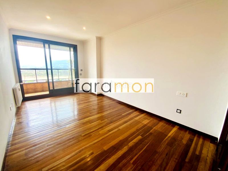 Foto fed3adaa-6059-48b8-9078-38ead9b55357. Rent flat with heating parking pool in O Castro Vigo