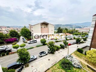 Etagenwohnung  Avenida de emilio mart�nez garrido. Fantastico y luminoso piso de 3 dormitorios con plaza de garaje,