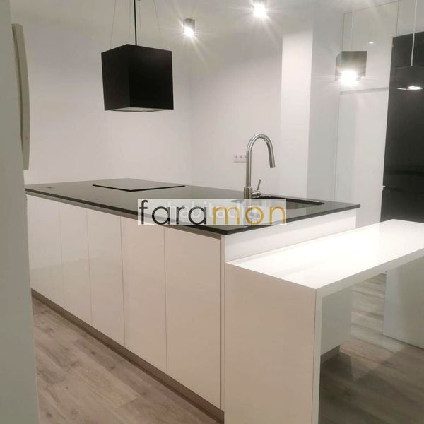 Foto 46f7f191-2e53-4859-b2f7-ae8700797bb8. Flat with heating parking in Centro - Areal Vigo