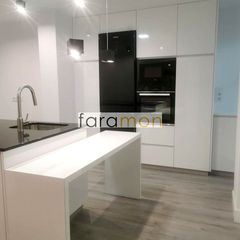 Pis  R�a do uruguai. Fant�stico piso con 4 dormitorios,  terraza y amplia plaza de ga