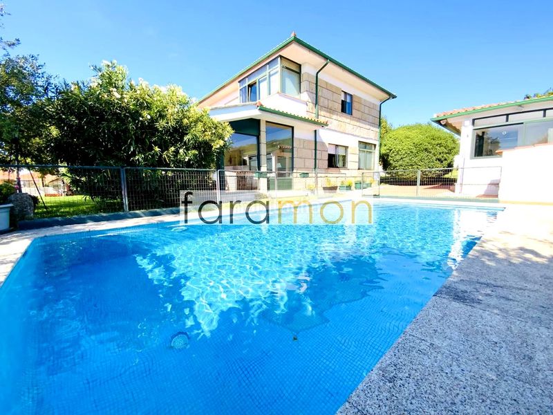 Foto 163a9d45-a4f1-41be-a4e0-53c7989a52f3. Casa amb aparcament piscina a Coruxo - Oia - Saiáns Vigo